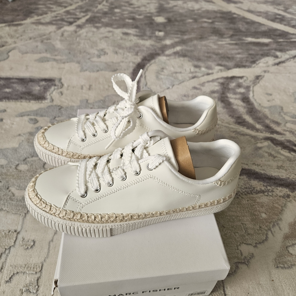Brand Nee Marc Fisher White and Tan Women's Sneakers Size 8 - Picture 3 of 3